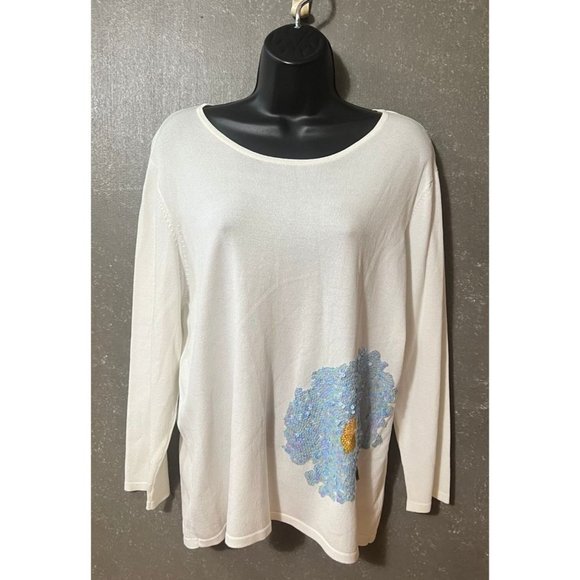 BOB Mackie Studio women's white top with blue sequined flower size Large - Picture 1 of 8